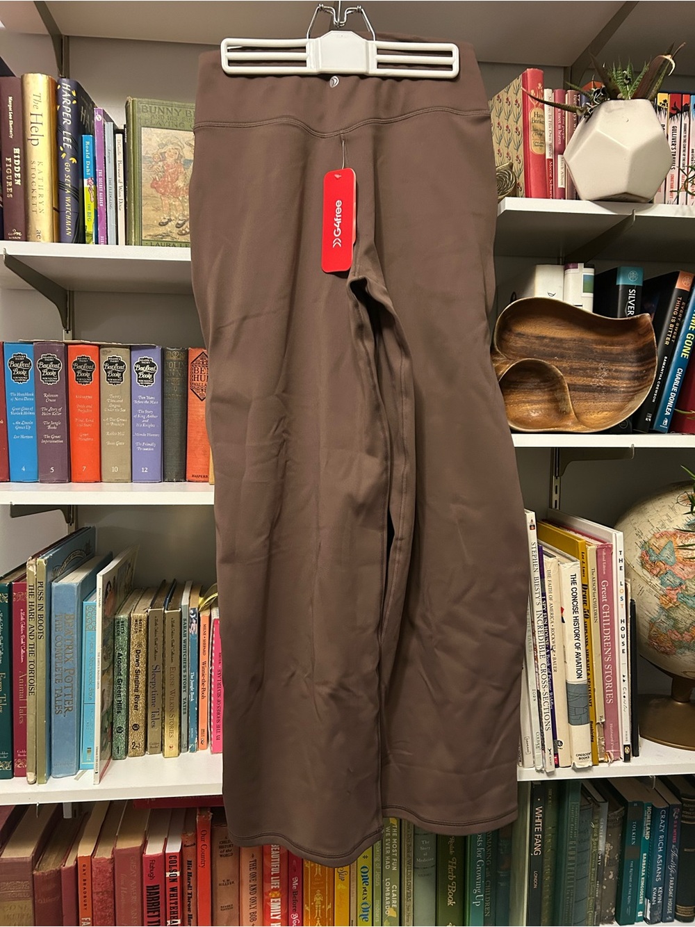 Women's Wide-Leg Active Leggings in Taupe - Picture 3 of 8